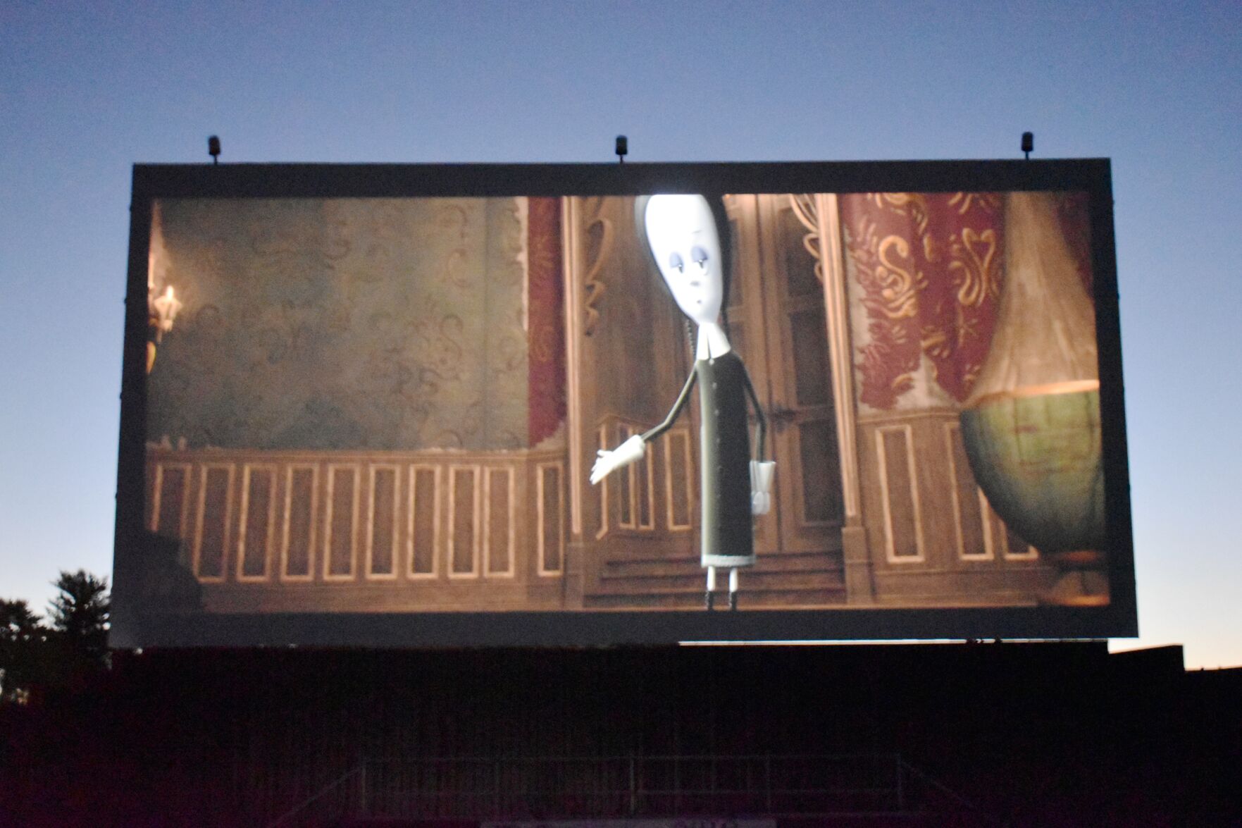 R drive-in screen movie_1385.JPG